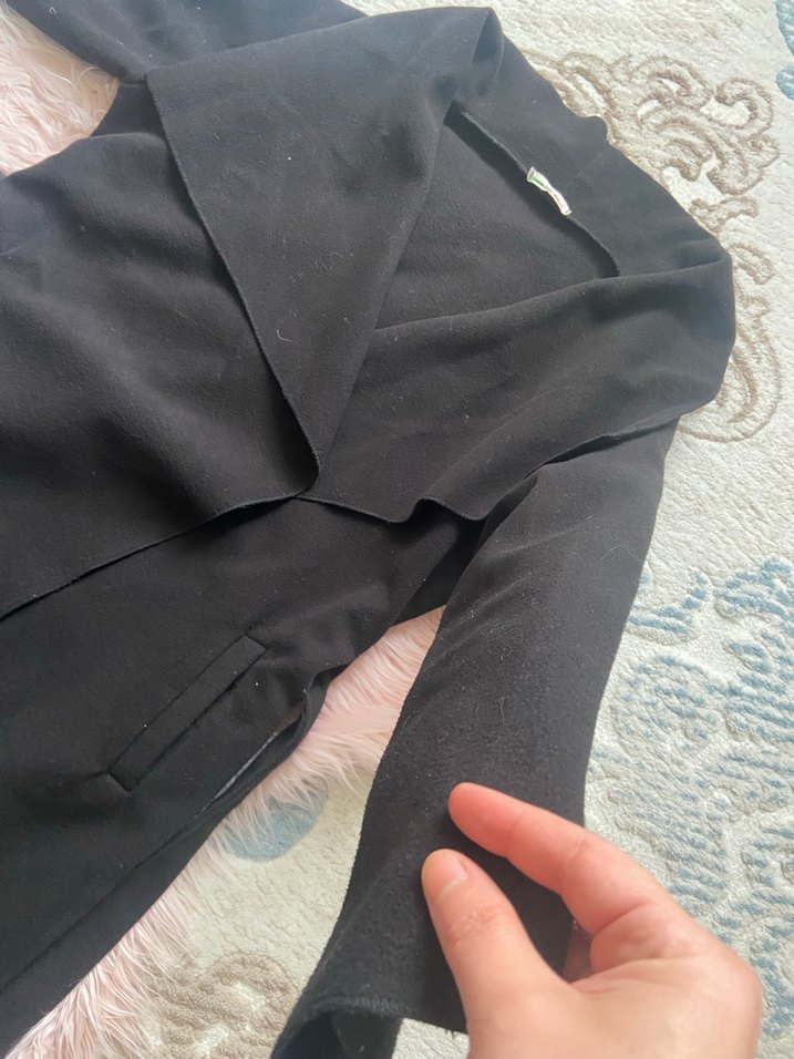 Siyah Kuşaklı Kadın Kaban - Görsel 3