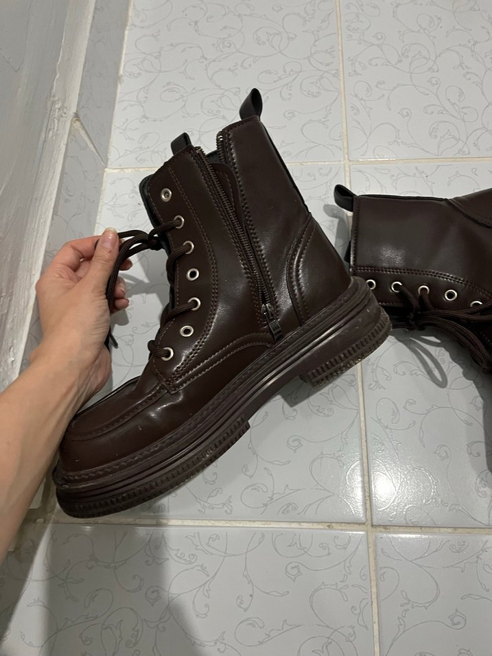 Kahverengi Bot - Görsel 2