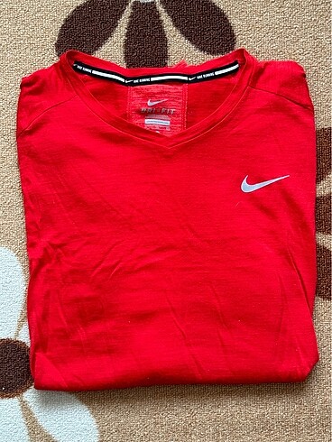 Nike uzun kollu
