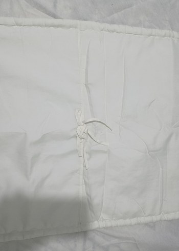 Siyah Yastık Kılıfı ve Gri Destek Yastığı - Görsel 4