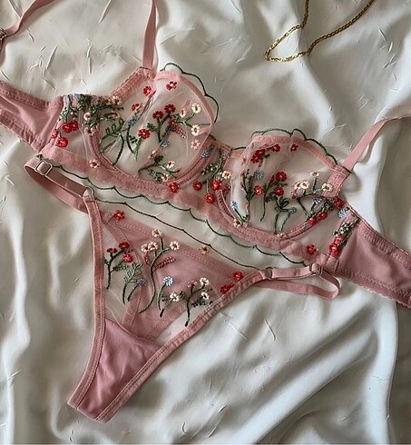 diğer Beden pembe Renk Pembe Renkli Papatya Nakış Bralet Takım