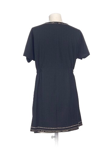 m Beden PreLoved Kısa Elbise %70 İndirimli.