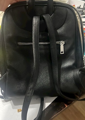 Siyah Deri Kadın Sırt Çantası - Görsel 3