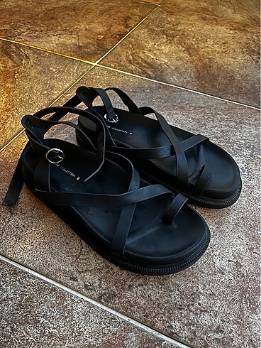 38 Beden Pull and bear sandalet