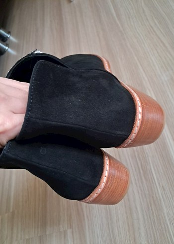 Siyah Süet Taşlı Kadın Bot - Görsel 3