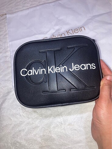 Calvin klein askılı çanta