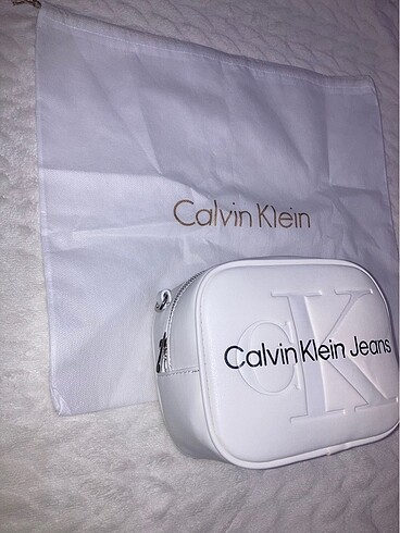 Calvin Klein Calvin Klein çapraz askılı çanta