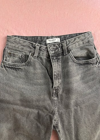 Pull and Bear Gri jean