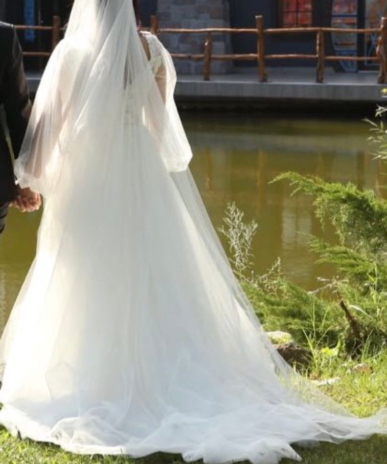 V Yakalı  A Kesim Beyaz Gelinlik - Görsel 3