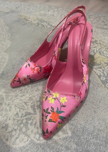 Çiçek Desenli Pembe Stiletto Kadın Ayakkabı - Görsel 3