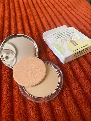 Clinique Clinique stay matte fondöten pudra