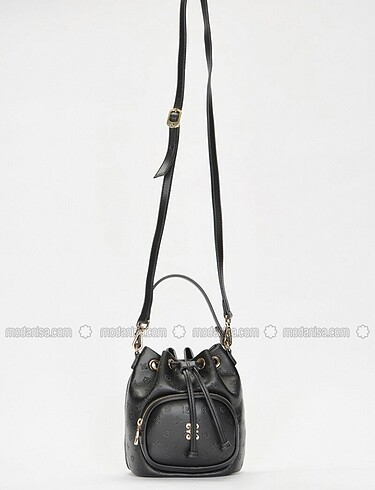  Beden siyah Renk Pierre Cardin büzgülü çanta