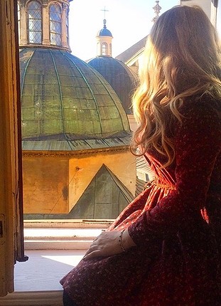 Bordo çiçek desenli elbise
