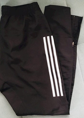 Adidas s