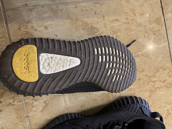 39 Beden Yeezy