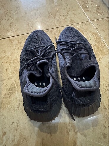 39 Beden siyah Renk Yeezy