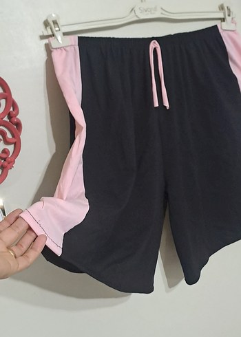 Diğer Pembe Siyah Kemerli Mini Şort