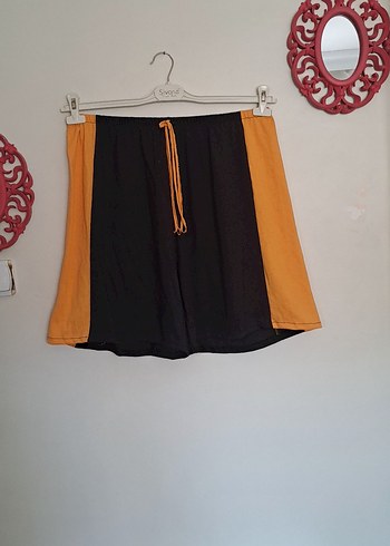 Turuncu Siyah Bel Detaylı Mini Şort