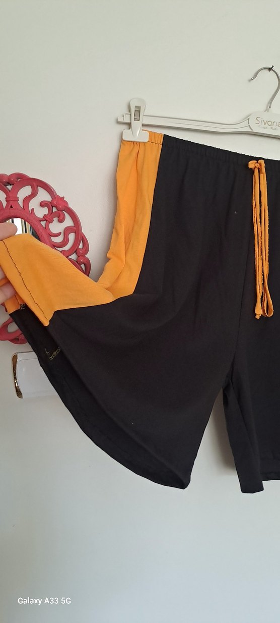 Turuncu Siyah Bel Detaylı Mini Şort - Görsel 2