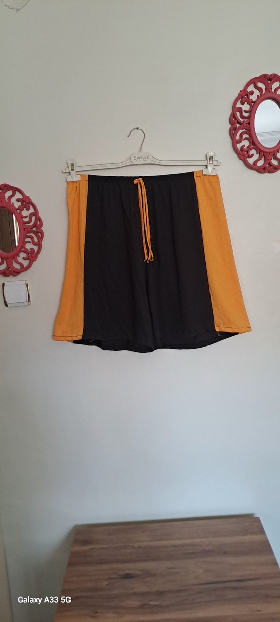 Turuncu Siyah Bel Detaylı Mini Şort - Görsel 4