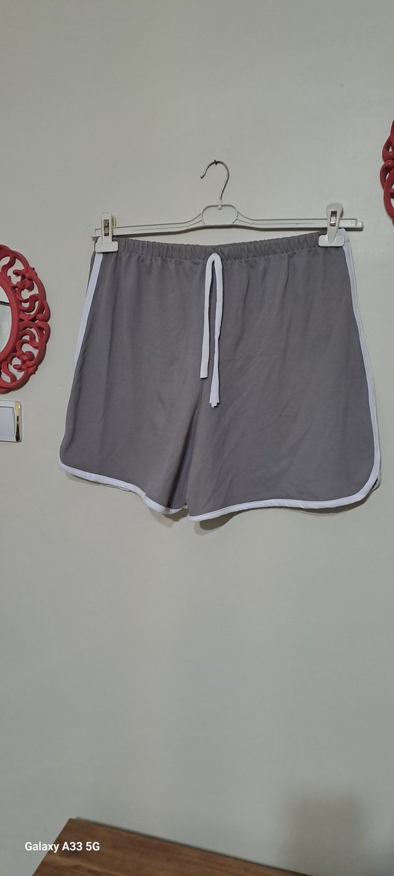 Gri Pamuklu Rahat Kesim Mini Şort - Görsel 4