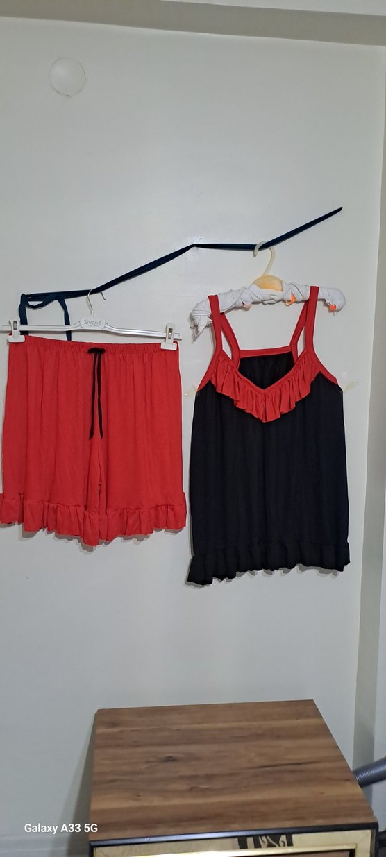 Kırmızı Siyah Mini Askılı Gecelik Takımı - Görsel 3