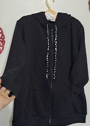 Siyah Kapüşonlu Fermuarlı Uzun Sweatshirt - Görsel 2