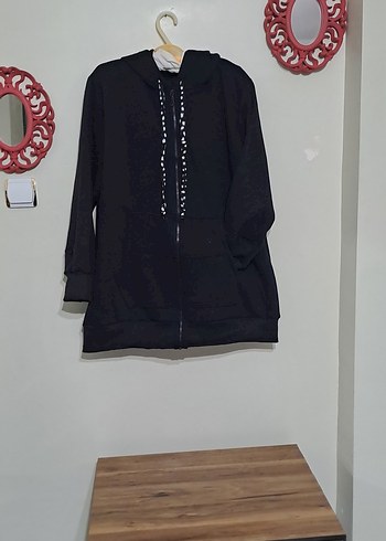 Siyah Kapüşonlu Fermuarlı Uzun Sweatshirt - Görsel 3