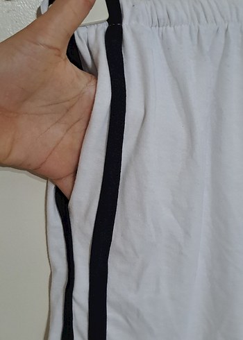 Pamuklu Beyaz Mini Spor Şort - Görsel 5