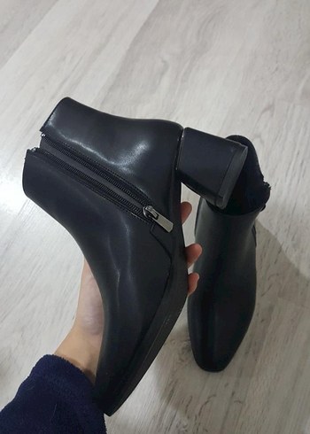 Marjin Marjin Parlak Siyah Deri Kadın Topuklu Bot