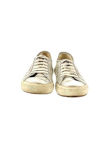 40 Beden Superga Spor Ayakkabı %70 İndirimli.