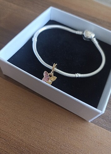 Kelebek charm 
