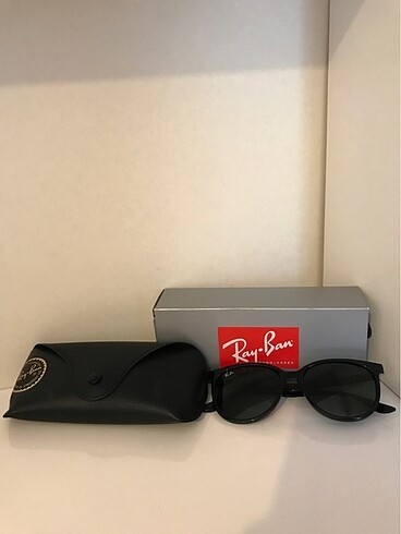 Rayban güneş gözlüğü