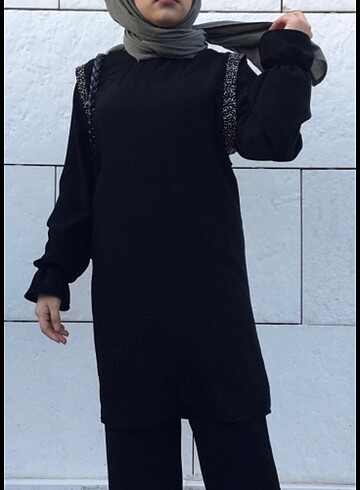 Tunikli takım