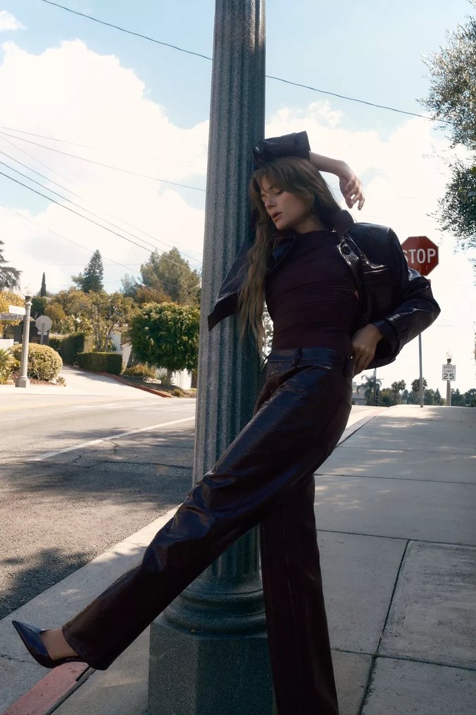 Zara Hayvan Desenli Düz Kesim Suni Deri Pantolon - Görsel 2