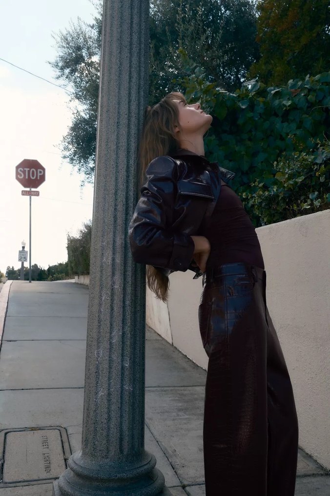 Zara Hayvan Desenli Düz Kesim Suni Deri Pantolon - Görsel 4