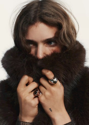 Zara Peluş Görünümlü Yelek - Görsel 4