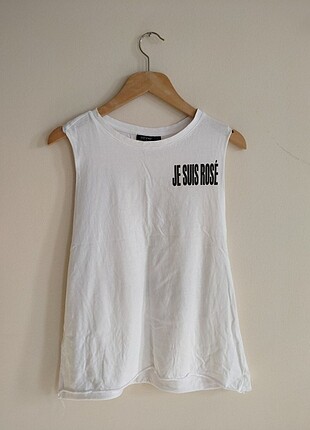 BERSHKA T-SHIRT