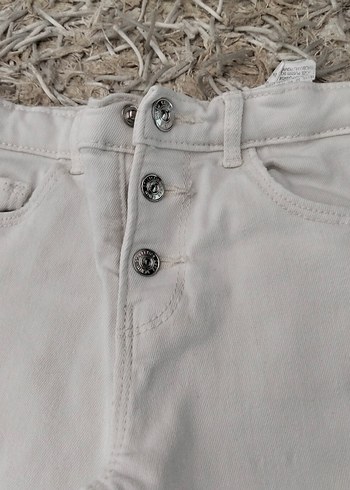 Düğmeli Beyaz Midi Kadın Kot Pantolon - Görsel 3