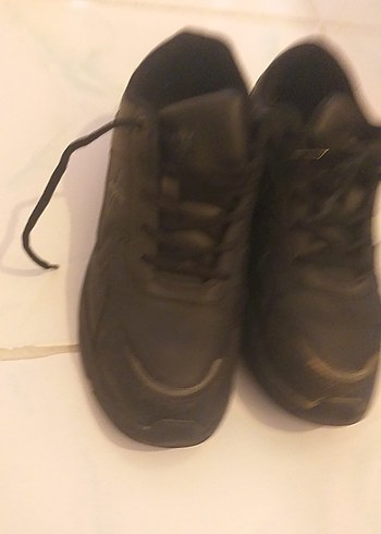 Erkek Çocuk Siyah Bağcıklı Spor Ayakkabı