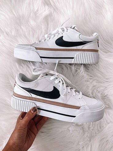Nike Court Legacy Lift