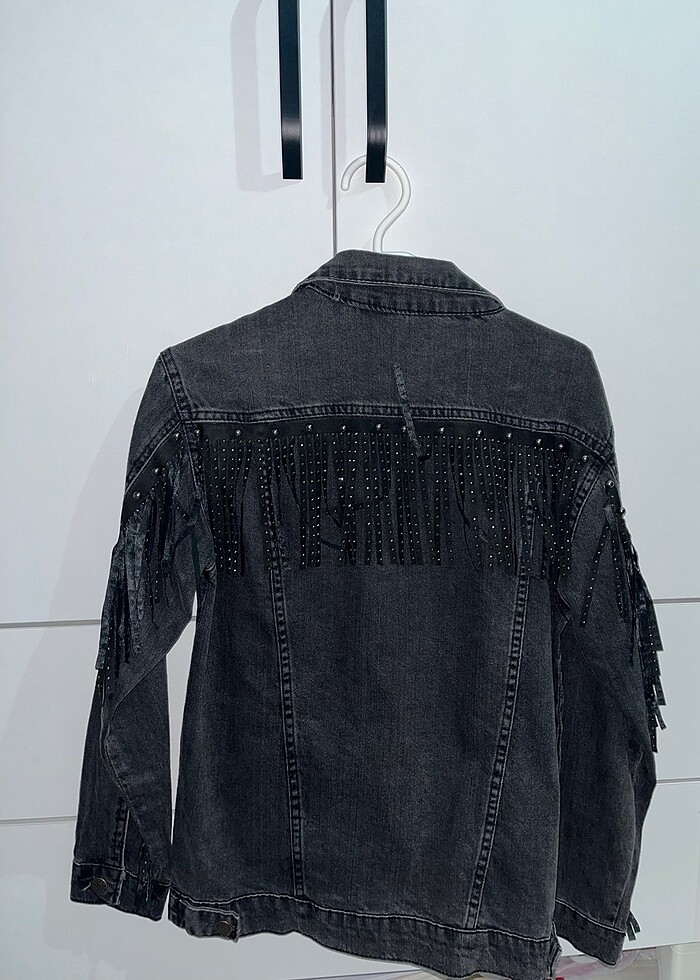 Püsküllü siyah kot ceket - Görsel 2