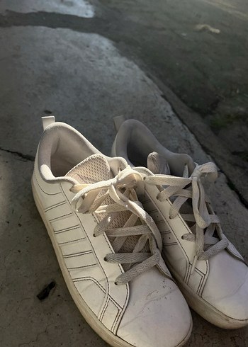 Adidas Beyaz Bağcıklı Kadın Spor Ayakkabı - Görsel 2