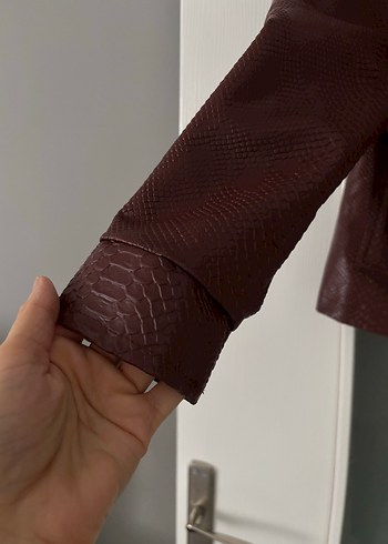 Bordo Yılan Desenli Deri Kadın Ceket - Görsel 4