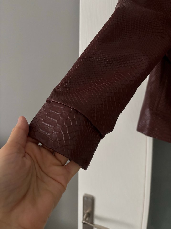 Bordo Yılan Desenli Deri Kadın Ceket - Görsel 4