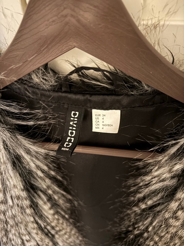 H&m Gri Zebra Desenli Kürklü Kadın Yelek - Görsel 3