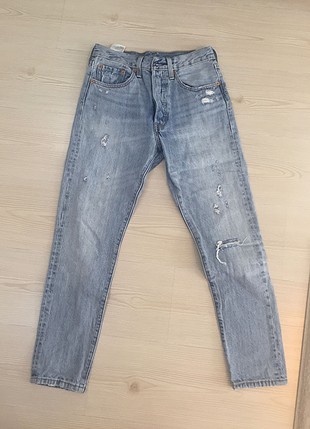 26 Beden mavi Renk Levis 501