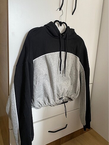 H&m sweatshirt