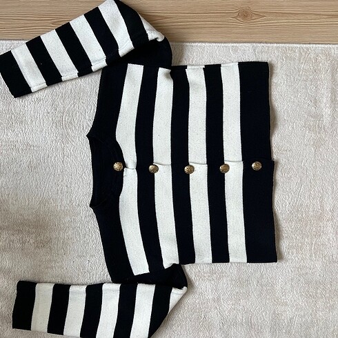 s Beden Crop hırka