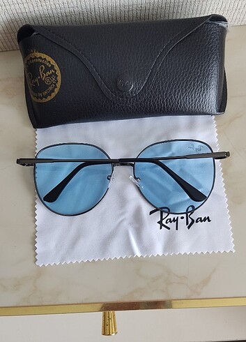 RAY BAN